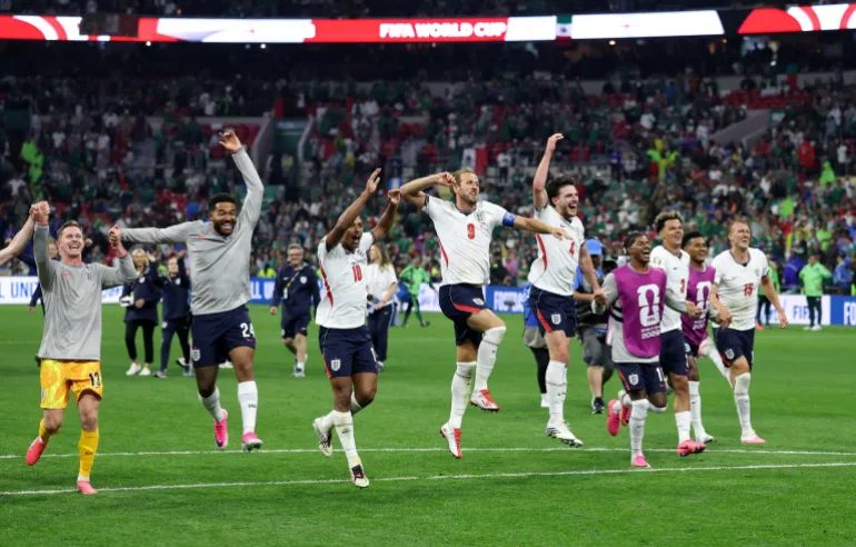 England Edges Mexico in Five-Goal Thriller at the Azteca